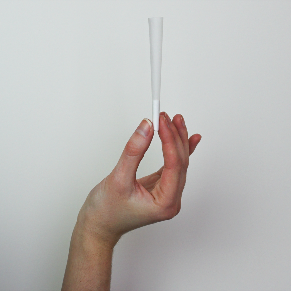 Custom Cones 98mm Pre-Rolled Cones - Refined White [800 Cones per Box]